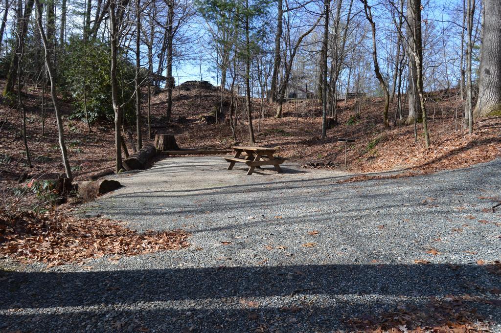 Linville Falls Campground, Rv Park, And Cabins Exterior photo