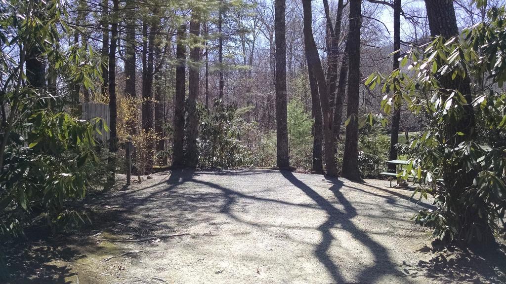 Linville Falls Campground, Rv Park, And Cabins Exterior photo