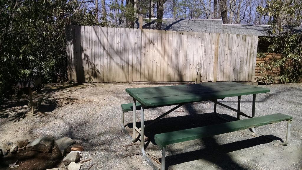 Linville Falls Campground, Rv Park, And Cabins Exterior photo