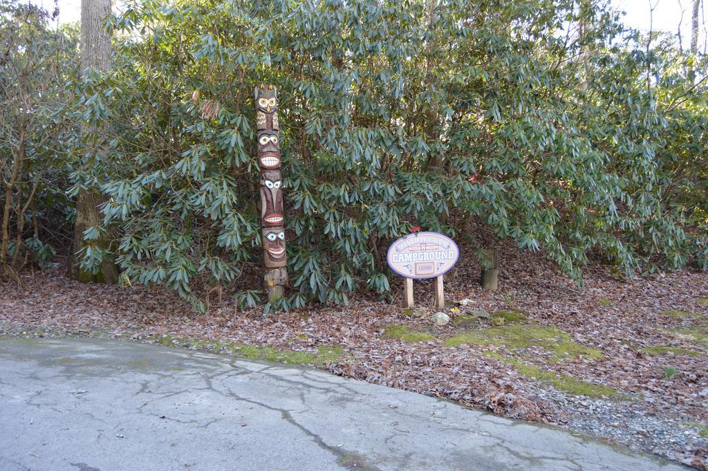 Linville Falls Campground, Rv Park, And Cabins Exterior photo