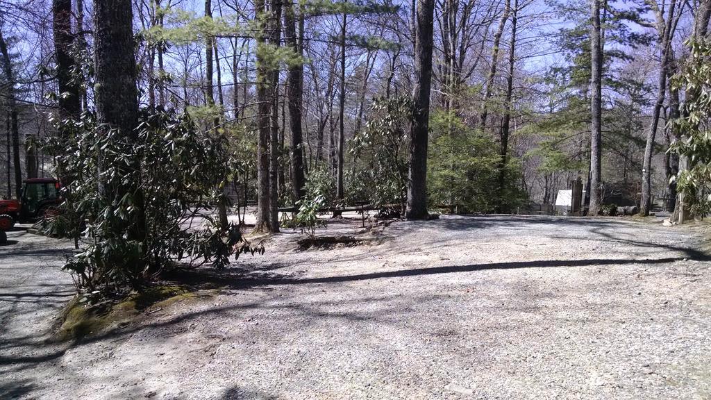Linville Falls Campground, Rv Park, And Cabins Exterior photo