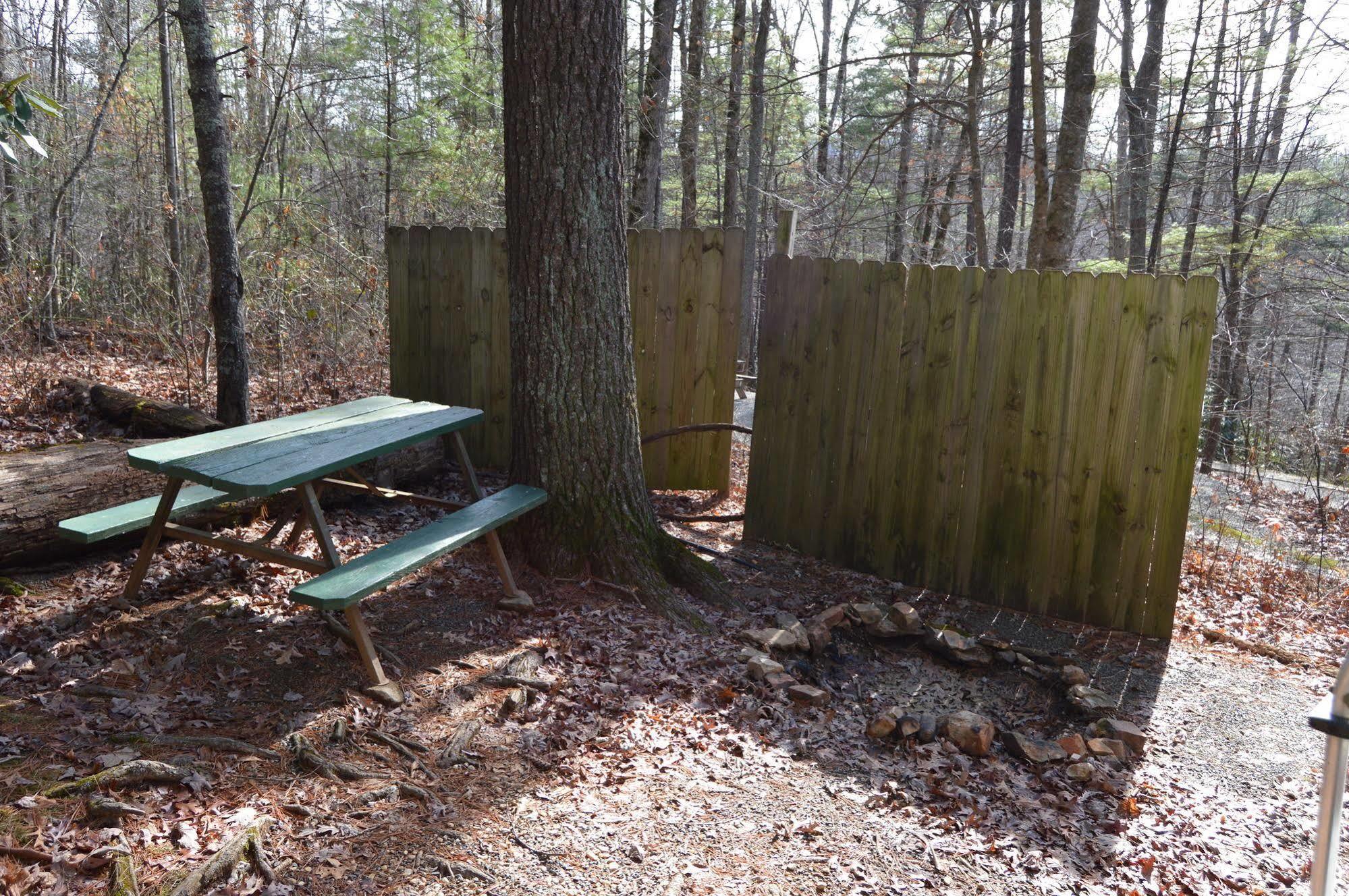 Linville Falls Campground, Rv Park, And Cabins Exterior photo