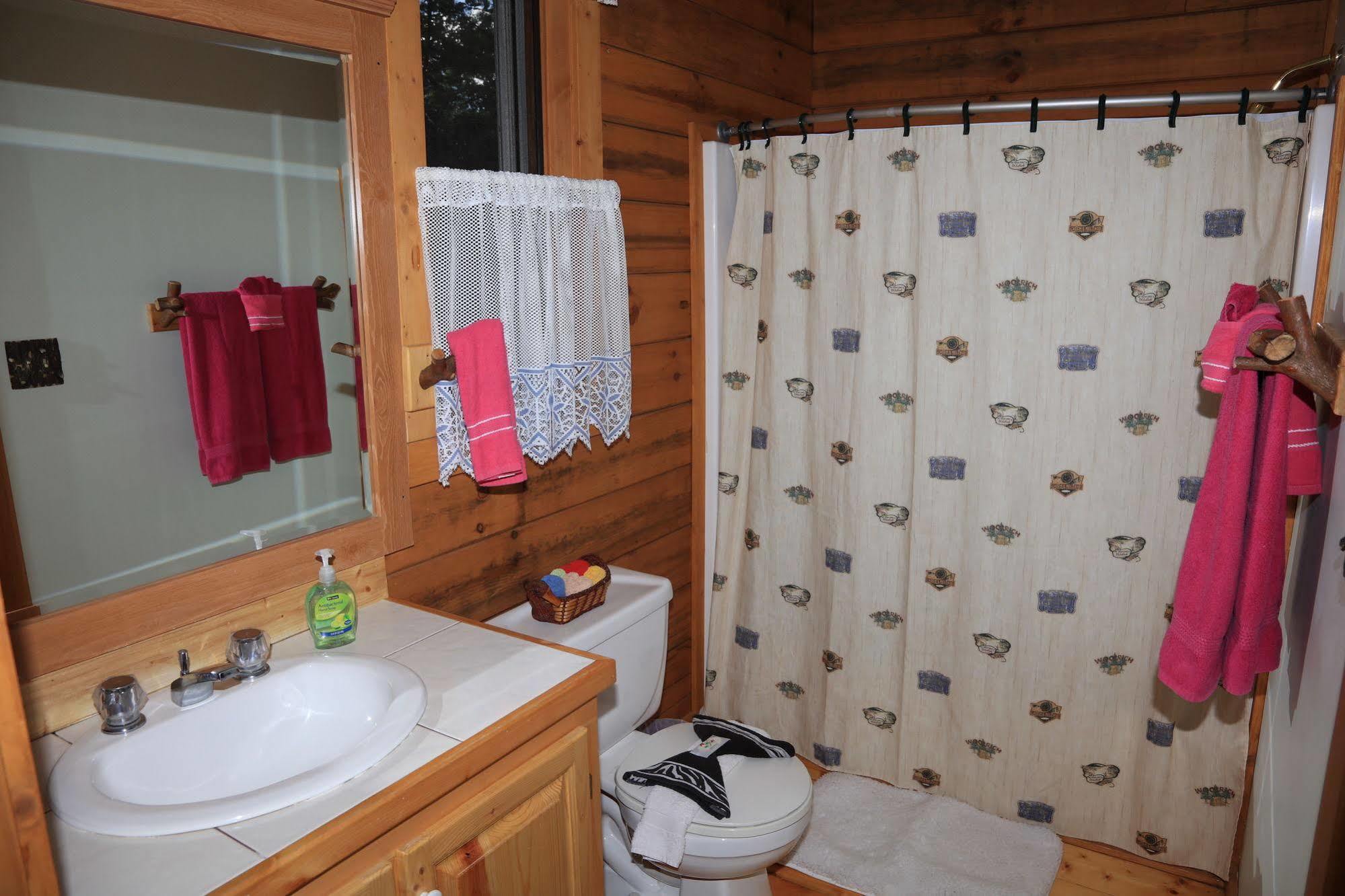 Linville Falls Campground, Rv Park, And Cabins Exterior photo